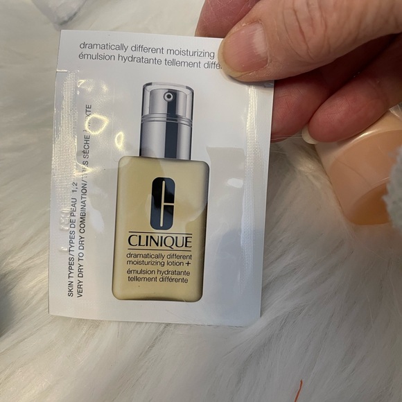 Clinique mini bundle - Picture 3 of 4